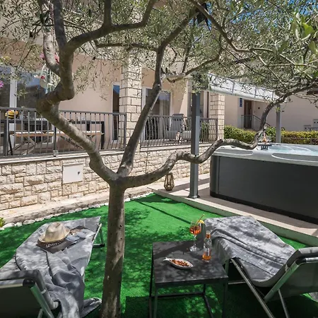 Family-friendly House With Hot Tub - 25514 Hébergement de vacances